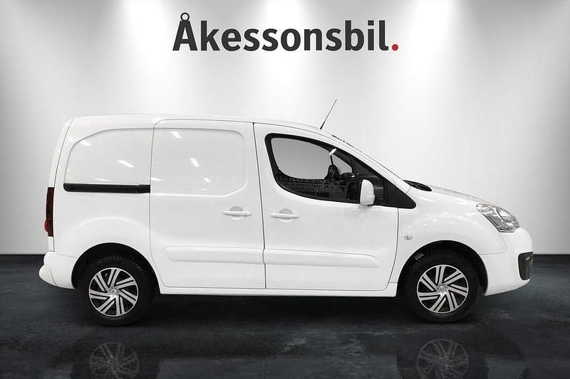 Begagnad Citroën Berlingo 99 HK (72 kW) 2017 Vit Minibuss
