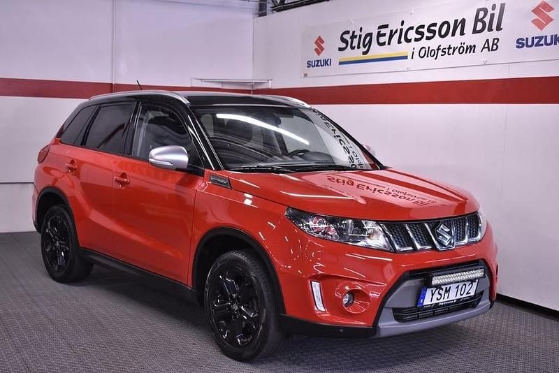 Röd Begagnad 2017 Suzuki Vitara SUV | 183 500 kr (Marknadspris) - Bild 1/4