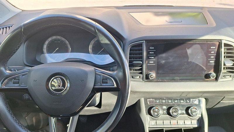 Silver Begagnad 2019 Skoda Karoq Ambition SUV | 120 000 kr (Bra pris) - Bild 1/4