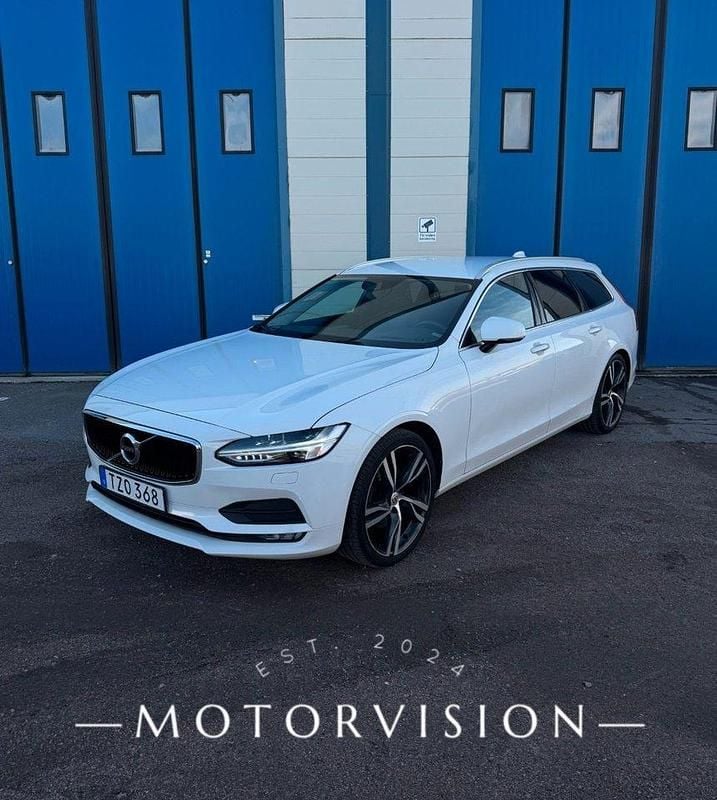 Vit Begagnad 2016 Volvo V90 Momentum Kombi | 165 000 kr (Marknadspris) - Bild 1/4