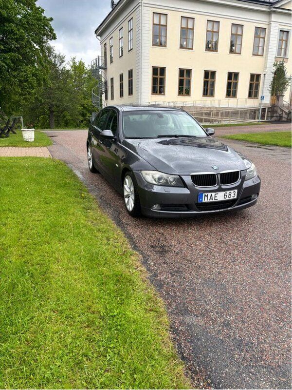 Grå Begagnad 2008 BMW 320 Sedan | 45 000 kr (Bra pris) - Bild 1/4