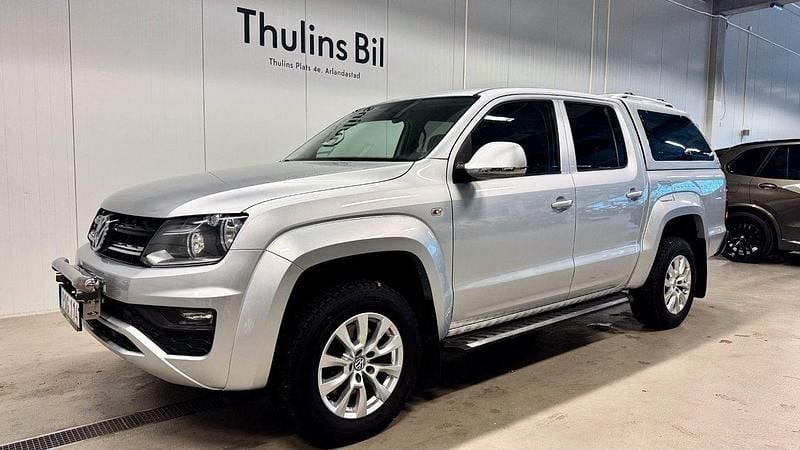 Silver (reflexsilver metallic) Begagnad 2017 VW Amarok Pickup | 269 900 kr (Marknadspris) - Bild 1/4