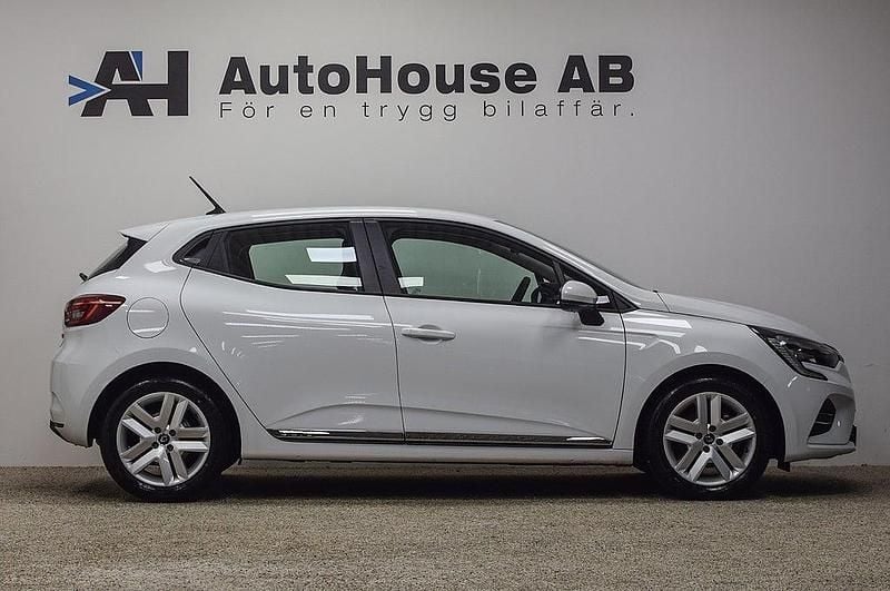 Begagnad Renault Clio V Zen 140 HK (102 kW) 2022 Vit Halvkombi