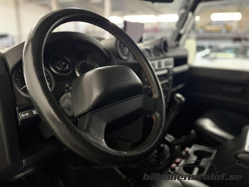 Begagnad Land Rover Defender 123 HK (90 kW) 2013 Vit SUV