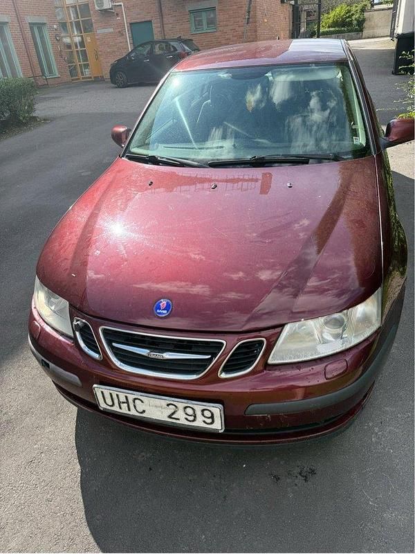 Röd Begagnad 2004 Saab 9-3 Sedan | 19 500 kr (Bra pris) - Bild 1/4