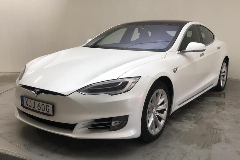 Vit Begagnad 2020 Tesla Model S Long Range AWD Halvkombi | 510 000 kr - Bild 1/4