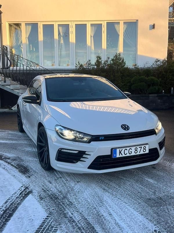 Begagnad 2016 VW Scirocco R Sportkupé | 200 000 kr (Marknadspris) - Bild 1/4
