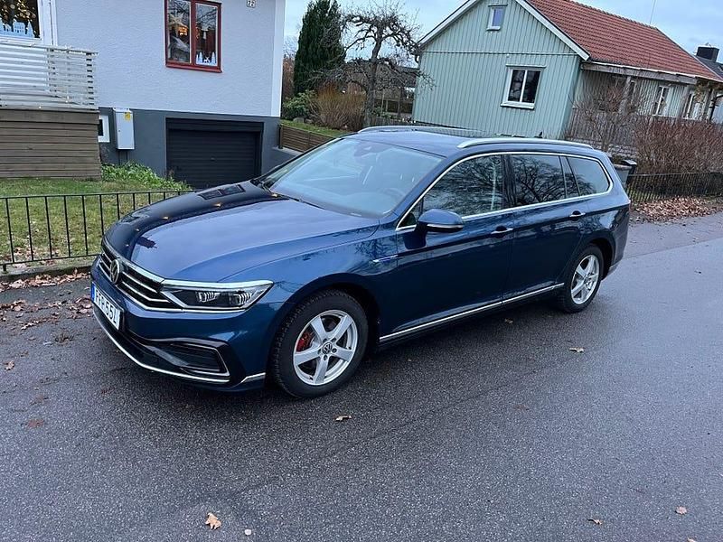 Begagnad 2020 VW Passat GTE Kombi | 185 000 kr (Bra pris) - Bild 1/4