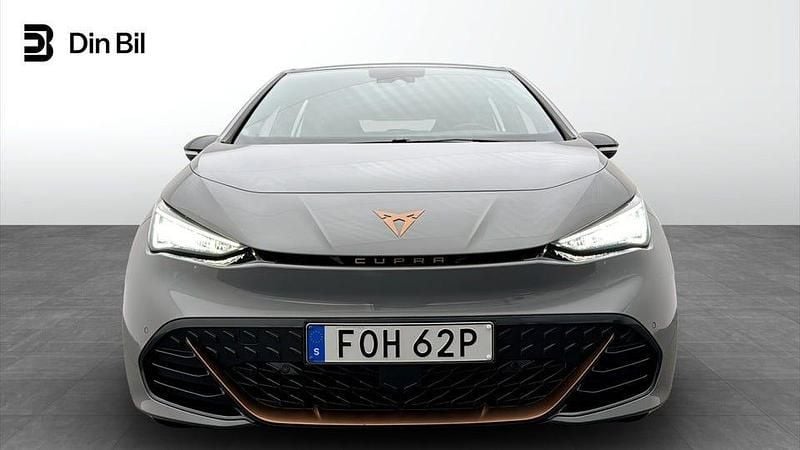 Begagnad Cupra Born e-Boost 169 kW (231 HK) 2023 Ljusgrå Halvkombi
