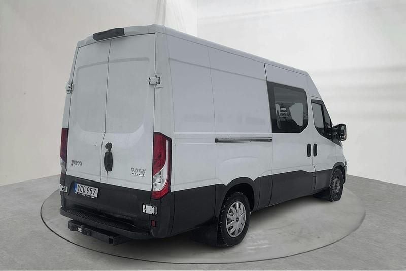 Begagnad Iveco Daily 170 HK (125 kW) 2015 Vit