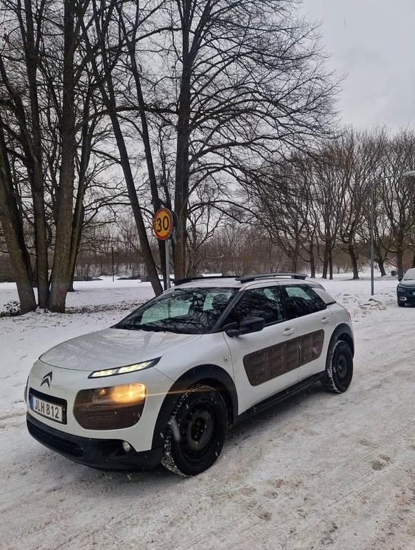 Begagnad Citroën C4 Cactus PureTech 82 HK (60 kW) 2014 Halvkombi