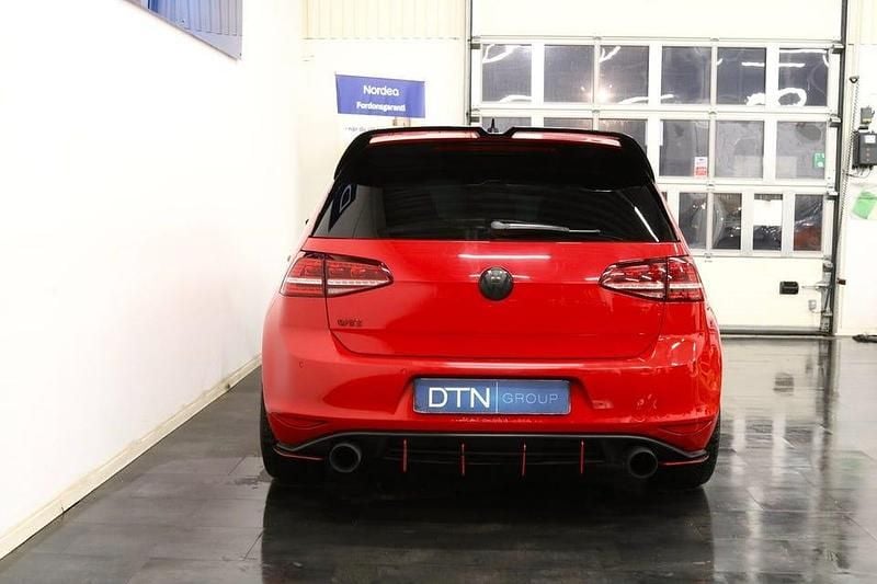 Begagnad VW Golf VII GTI 230 HK (169 kW) 2015 Röd Halvkombi