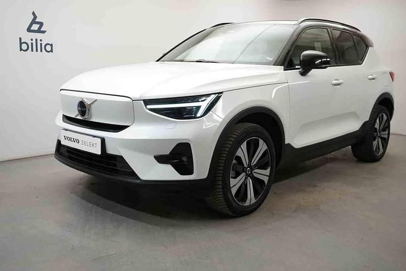 Begagnad Volvo XC40 Single Motor 175 kW (238 HK) 2023 Vit SUV