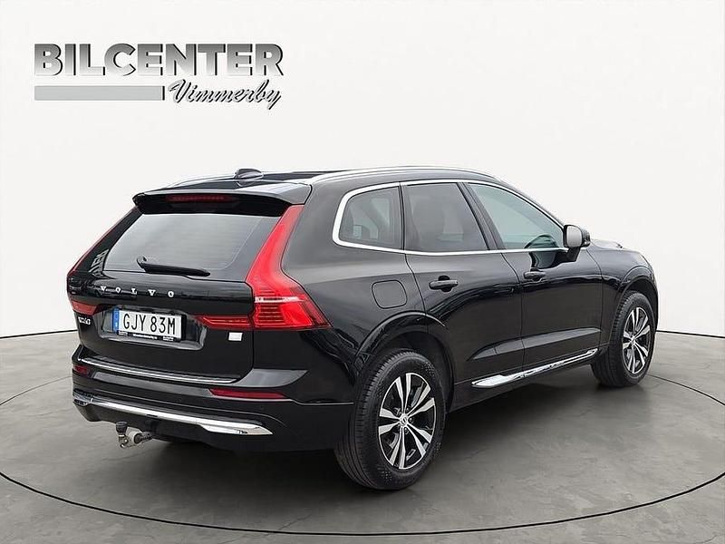 Begagnad Volvo XC60 Core 350 HK (257 kW) 2023 Svart SUV