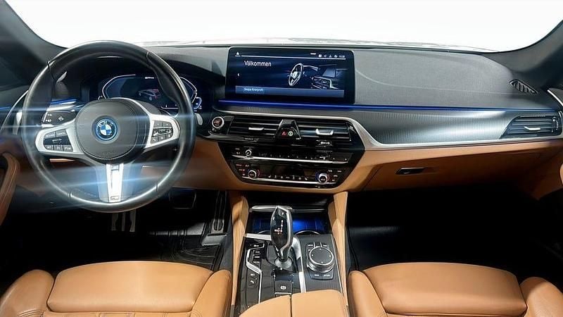 Begagnad BMW 530 M Sport 292 HK (214 kW) 2023 Vit Kombi