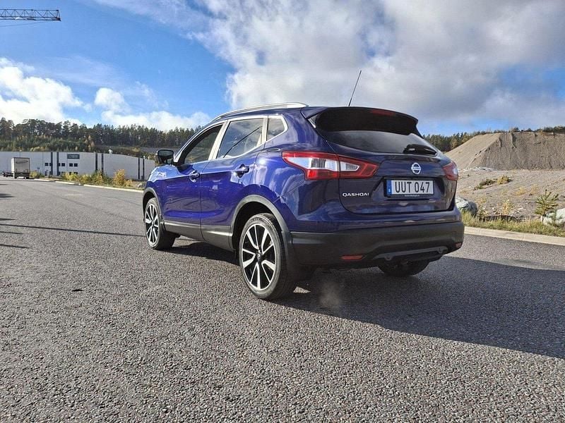 Blå Begagnad 2014 Nissan Qashqai Tekna SUV | 101 900 kr (Marknadspris) - Bild 1/4