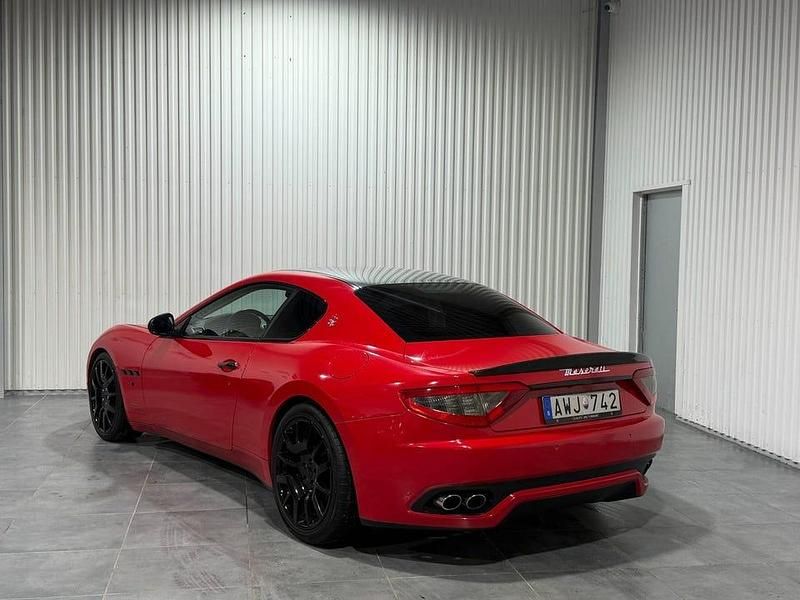 Begagnad Maserati Granturismo 405 HK (297 kW) 2008 Grå Sportkupé