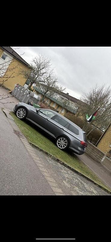 Grå Begagnad 2015 VW Passat Kombi | 139 500 kr (Marknadspris) - Bild 1/1