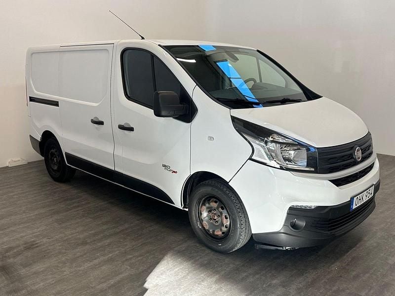 Vit Begagnad 2016 Fiat Talento Van | 119 000 kr (Marknadspris) - Bild 1/4