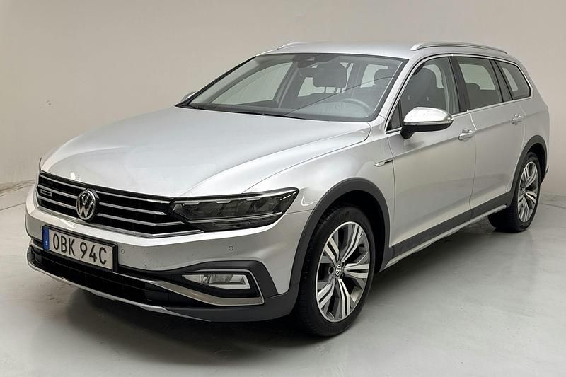 Silver Begagnad 2020 VW Passat Alltrack Kombi | 250 000 kr (Bra pris) - Bild 1/4
