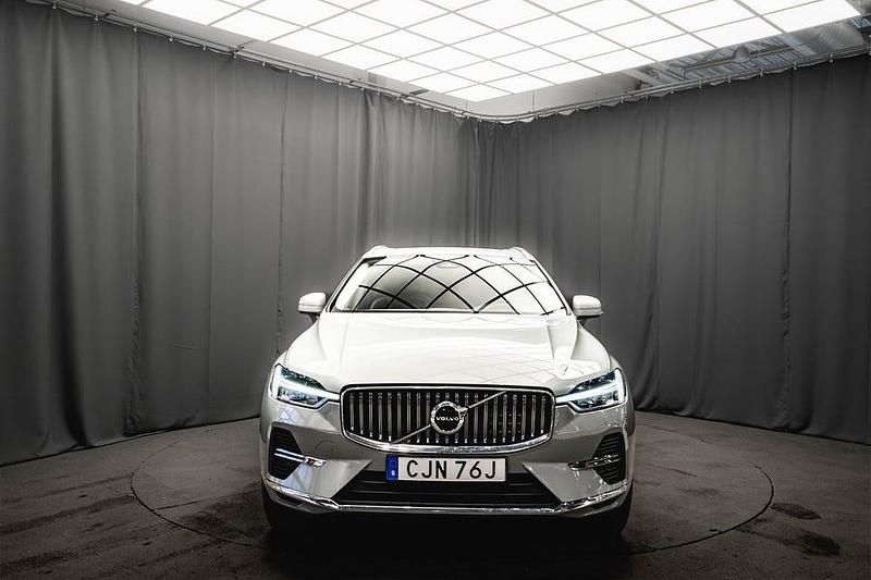 Begagnad Volvo XC60 350 HK (257 kW) 2023 Grå SUV