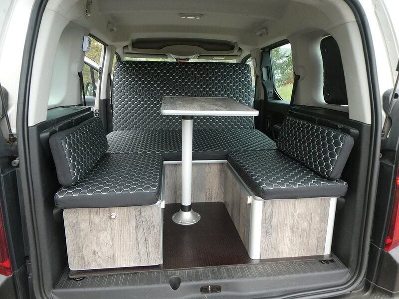 Begagnad Citroën Berlingo 112 HK (82 kW) 2018 Brun Minibuss