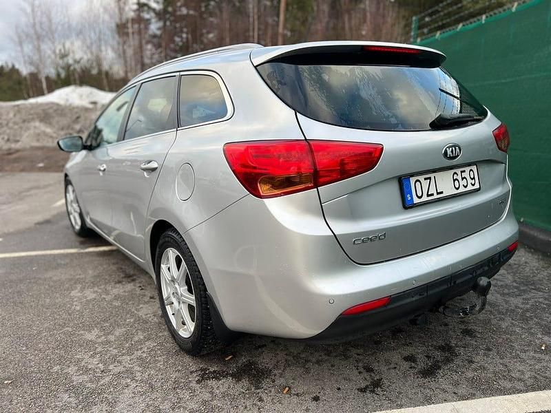 Begagnad Kia Ceed Sportswagon 128 HK (94 kW) 2013 Kombi
