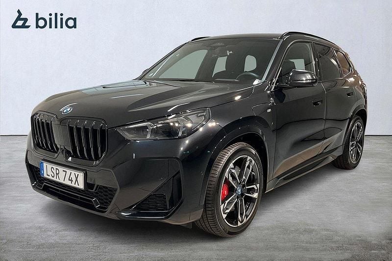Svart Begagnad 2024 BMW X1 M Sport SUV | 618 500 kr (Dyr) - Bild 1/4