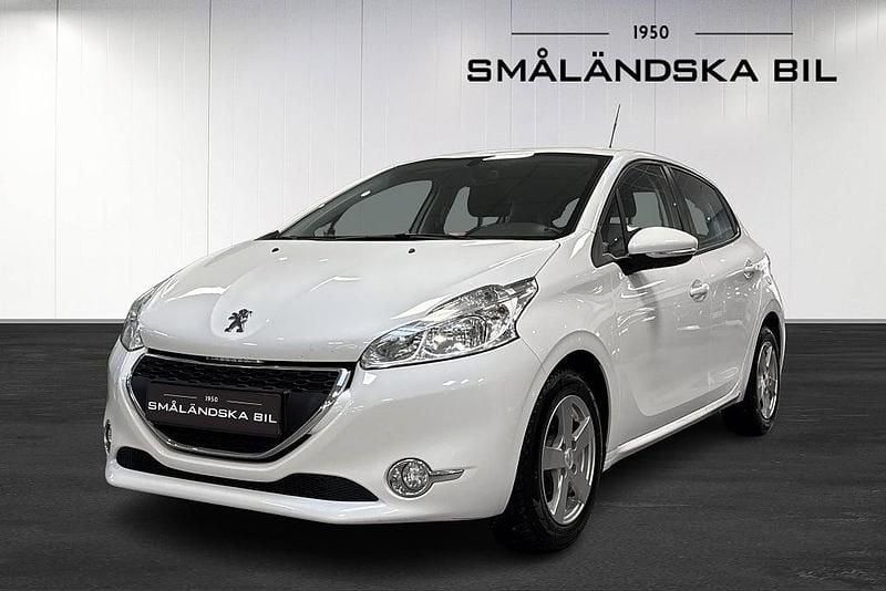 Vit Begagnad 2014 Peugeot 208 Halvkombi | 59 000 kr (Marknadspris) - Bild 1/4