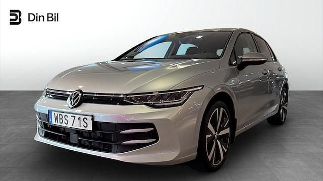 Silver Begagnad 2024 VW Golf VIII Edition Halvkombi | 304 900 kr (Marknadspris) - Bild 1/4