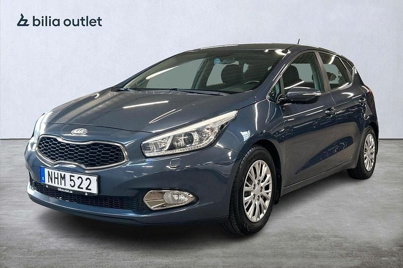 Blå Begagnad 2013 Kia Ceed Comfort Halvkombi | 79 900 kr (Marknadspris) - Bild 1/3