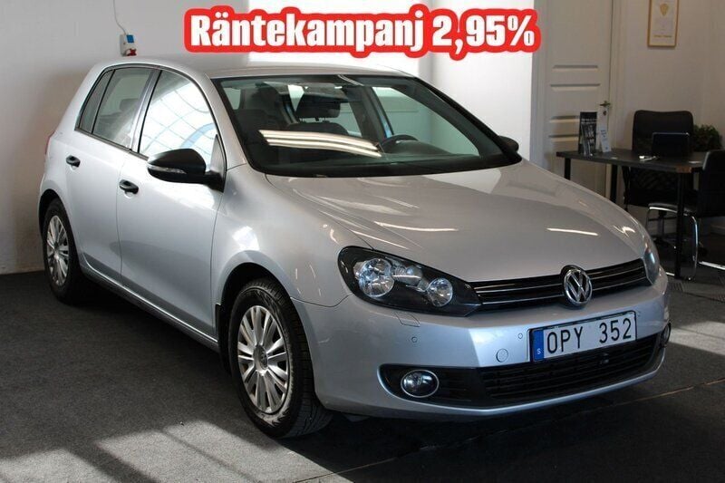Silver Begagnad 2012 VW Golf VII Halvkombi | 79 900 kr (Bra pris) - Bild 1/4