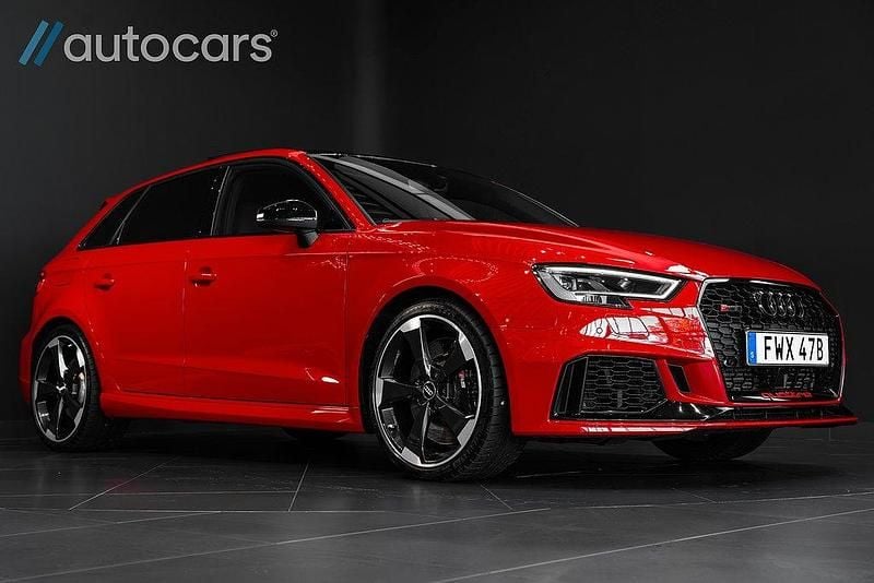 Röd Begagnad 2020 Audi RS3 Comfort Halvkombi | 548 000 kr (Marknadspris) - Bild 1/4