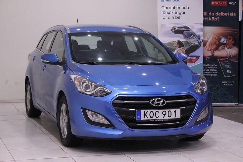 Begagnad Hyundai i30 Comfort 101 HK (74 kW) 2015 Ljusblå Kombi