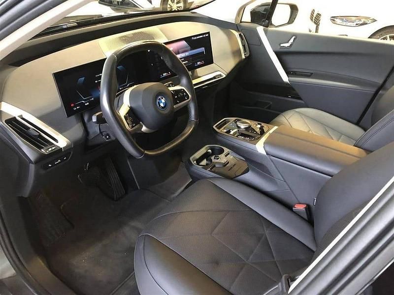 Begagnad BMW iX Comfort Edition 240 kW (327 HK) 2022 Svart SUV