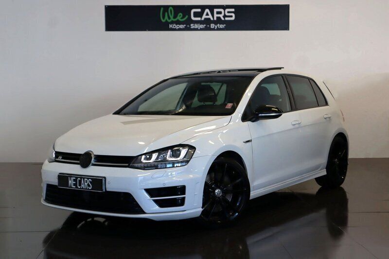 Begagnad 2017 VW Golf VII R Halvkombi | 289 900 kr (Dyr) - Bild 1/4