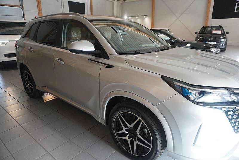 Begagnad DFSK E5 218 HK (160 kW) 2024 Silver SUV