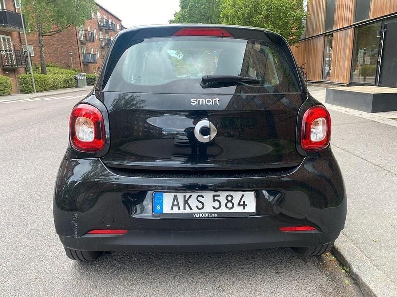 Begagnad Smart ForFour 71 HK (52 kW) 2014 Svart Halvkombi
