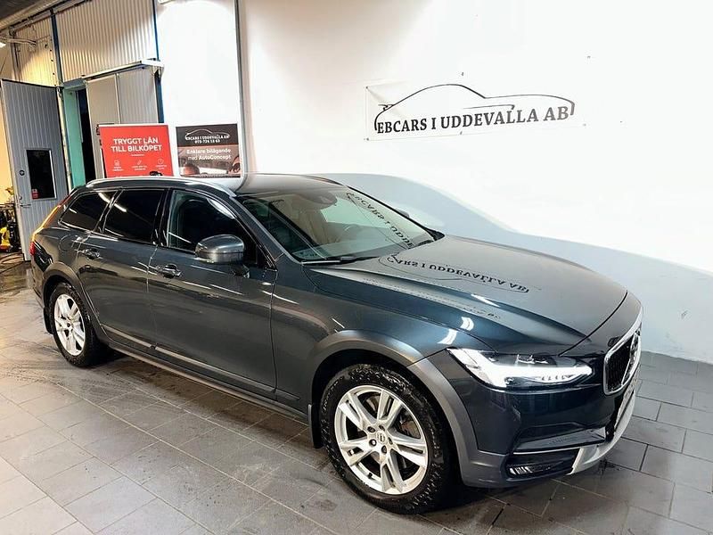 Begagnad Volvo V90 CC Momentum 190 HK (139 kW) 2017 Grå Kombi