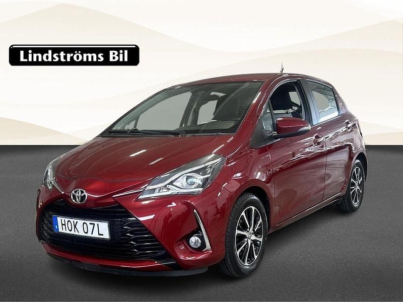 Röd Begagnad 2018 Toyota Yaris Touch Halvkombi | 159 900 kr - Bild 1/3