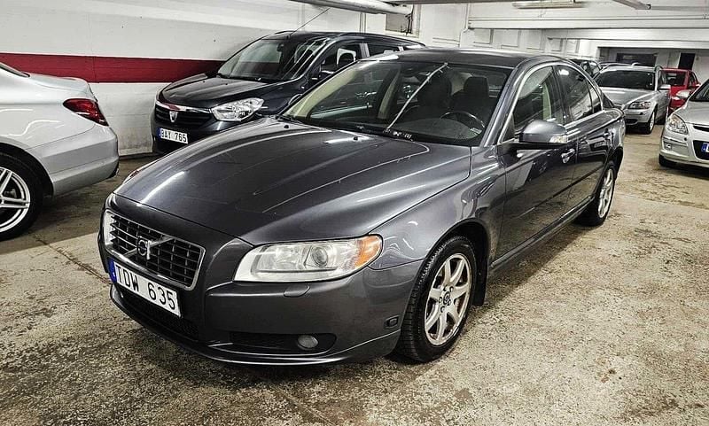 Grå Begagnad 2008 Volvo S80 Momentum Sedan | 29 900 kr (Bra pris) - Bild 1/4