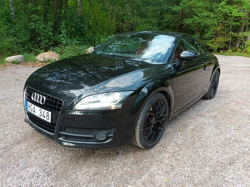 Svart Begagnad 2007 Audi TT Sportkupé | 149 990 kr (Dyr) - Bild 1/4