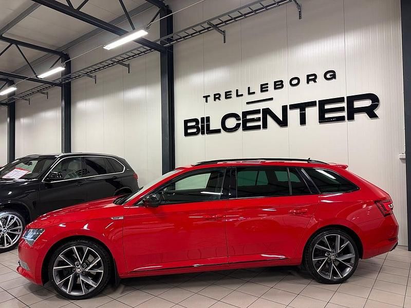 Begagnad Skoda Superb Business Line 280 HK (205 kW) 2017 Röd Kombi