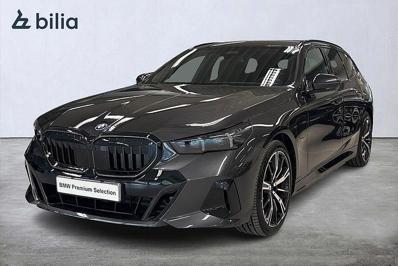 Begagnad BMW 530e M Sport 190 HK (139 kW) 2026 Grå Kombi