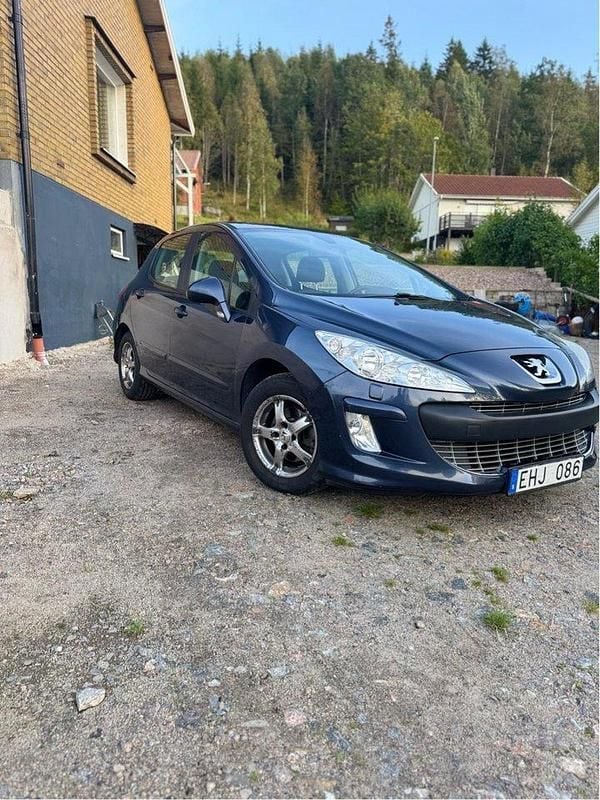 Blå Begagnad 2008 Peugeot 308 Halvkombi | 26 000 kr (Bra pris) - Bild 1/4