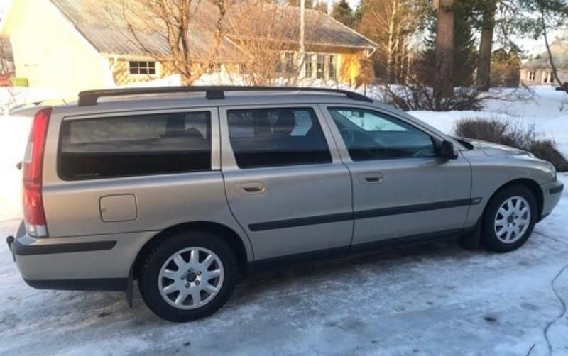 Begagnad 2002 Volvo V70 Kombi | 37 000 kr (Marknadspris) - Bild 1/4