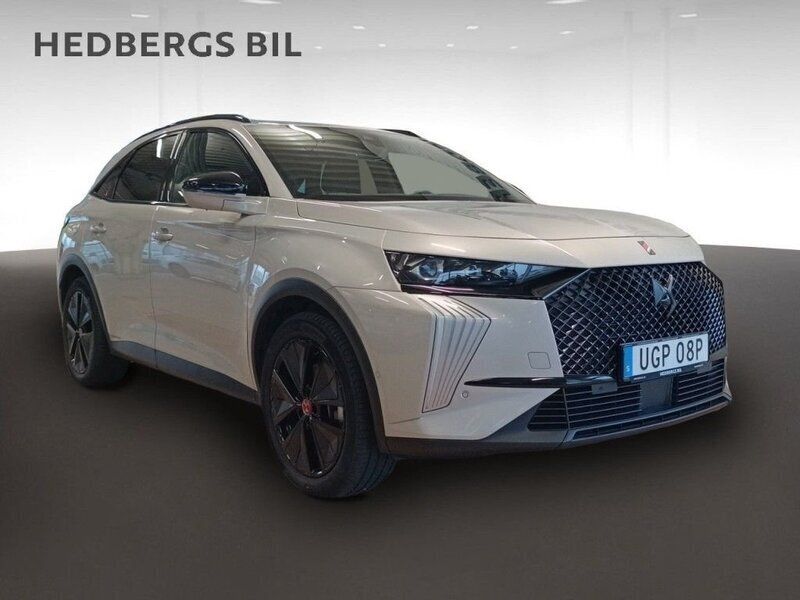 Grå Begagnad 2023 DS Automobiles DS7 Crossback Business SUV | 399 500 kr (Bra pris) - Bild 1/4