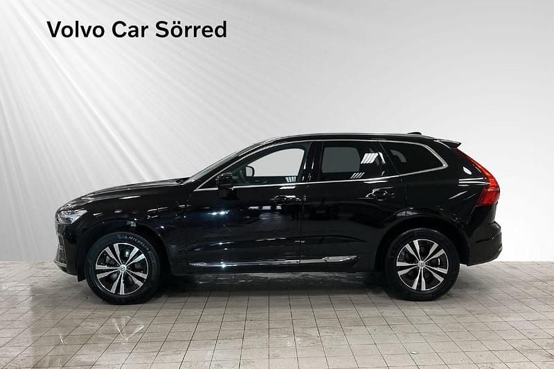 Begagnad Volvo XC60 Core 355 HK (261 kW) 2022 Svart SUV