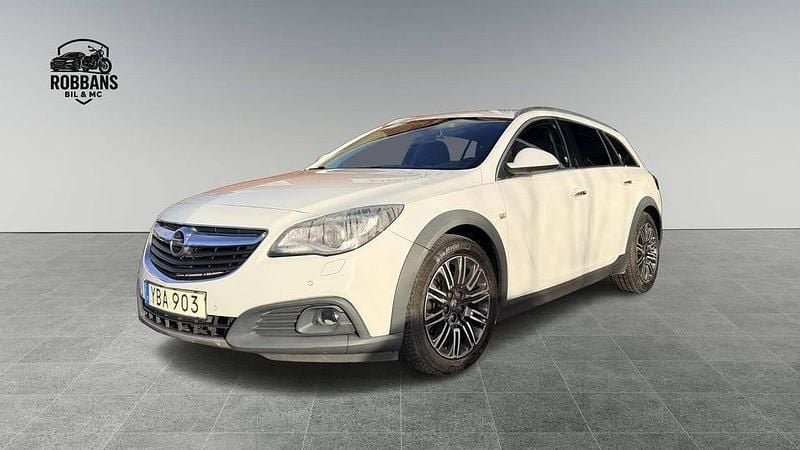 Vit Begagnad 2015 Opel Insignia Country Tourer Kombi | 108 800 kr (Marknadspris) - Bild 1/4