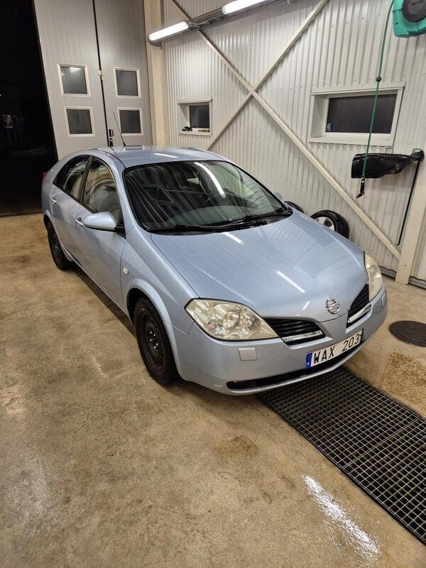 Blå Begagnad 2004 Nissan Primera Halvkombi | 11 000 kr (Marknadspris) - Bild 1/4